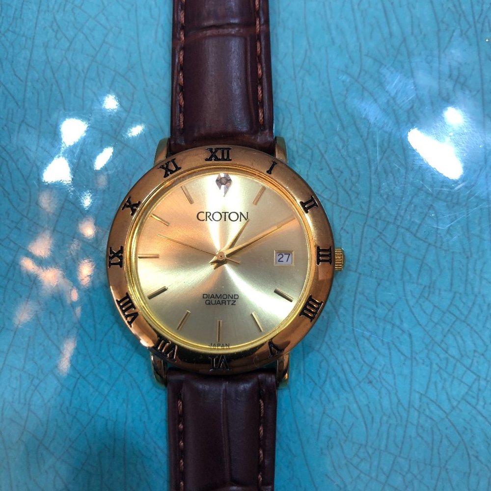 Croton Gold Wrist Watch in Like New Condition!